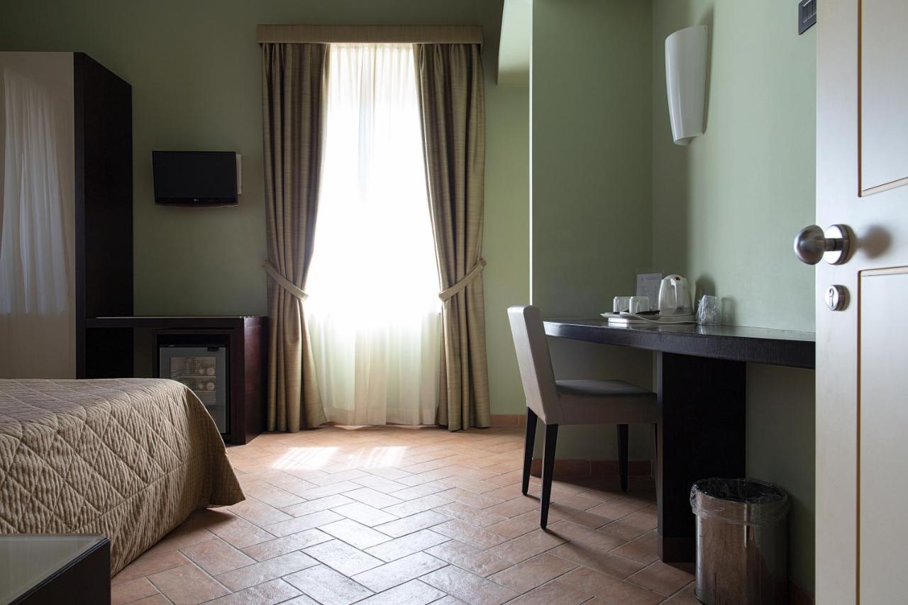 Отель Magione Papale Relais Л'Акуила Экстерьер фото