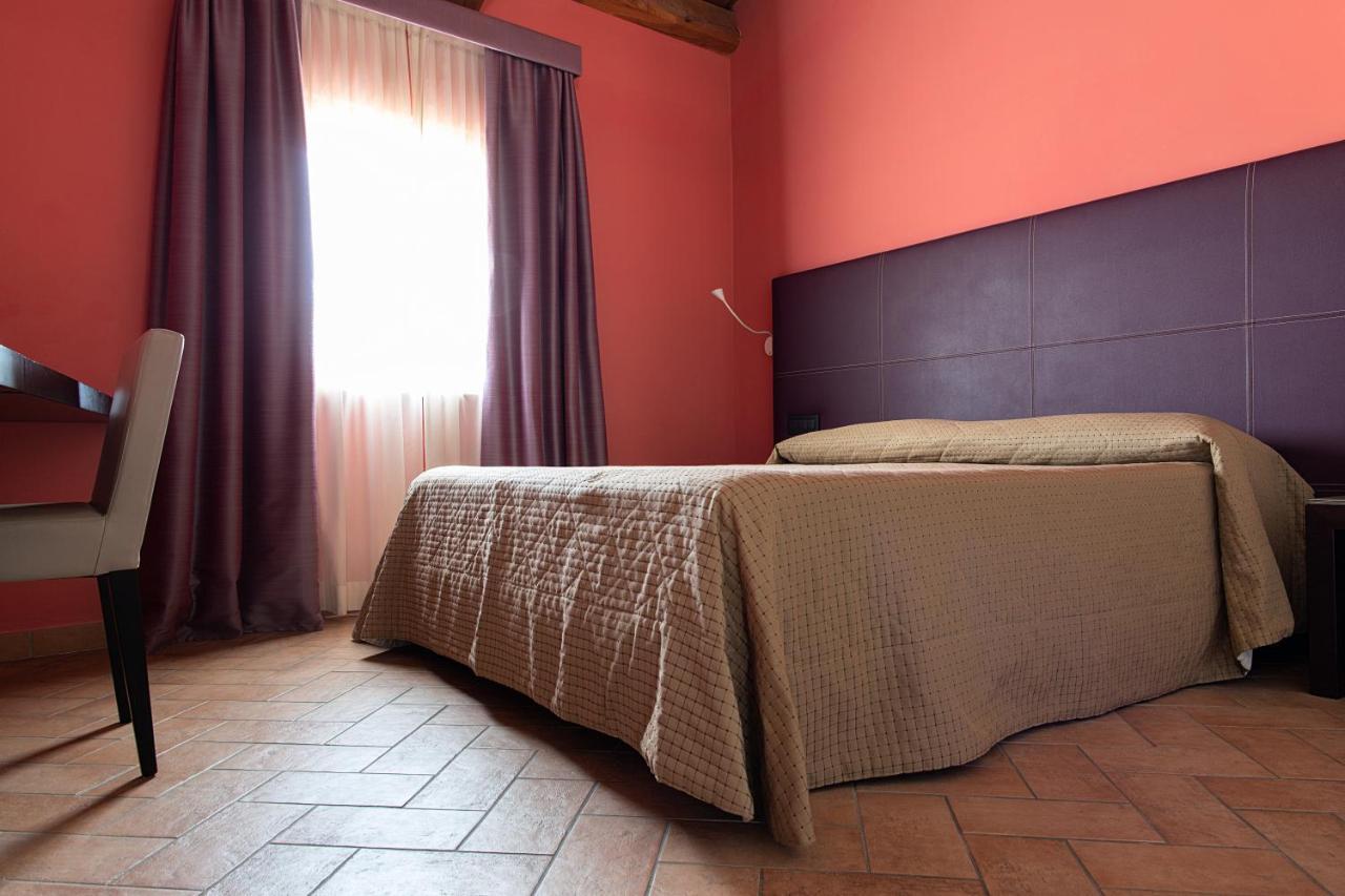 Отель Magione Papale Relais Л'Акуила Экстерьер фото